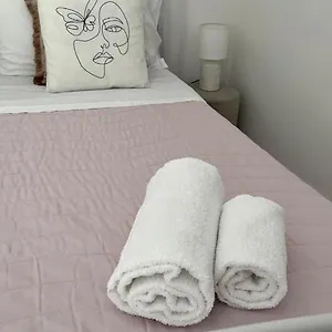https://faros-room.barihotels.org